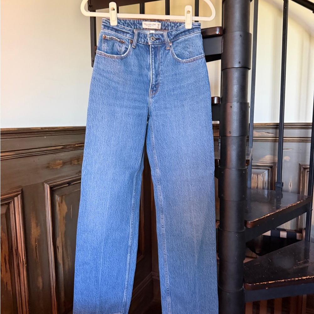 Abercrombie & Fitch 90’s Relaxed fit jeans
